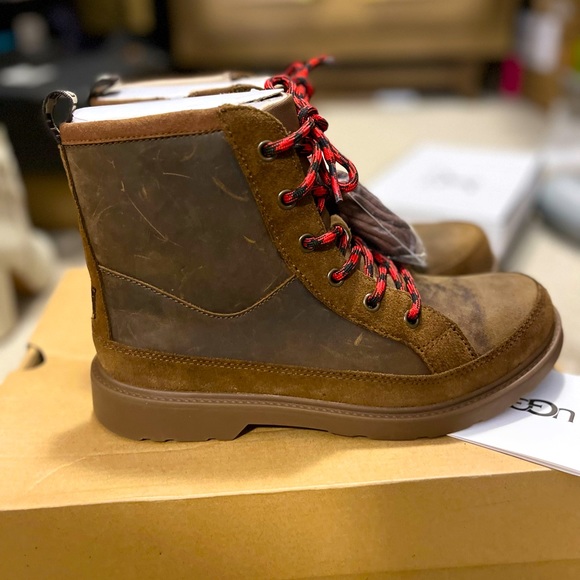 Brand New UGG boots - Picture 2 of 4